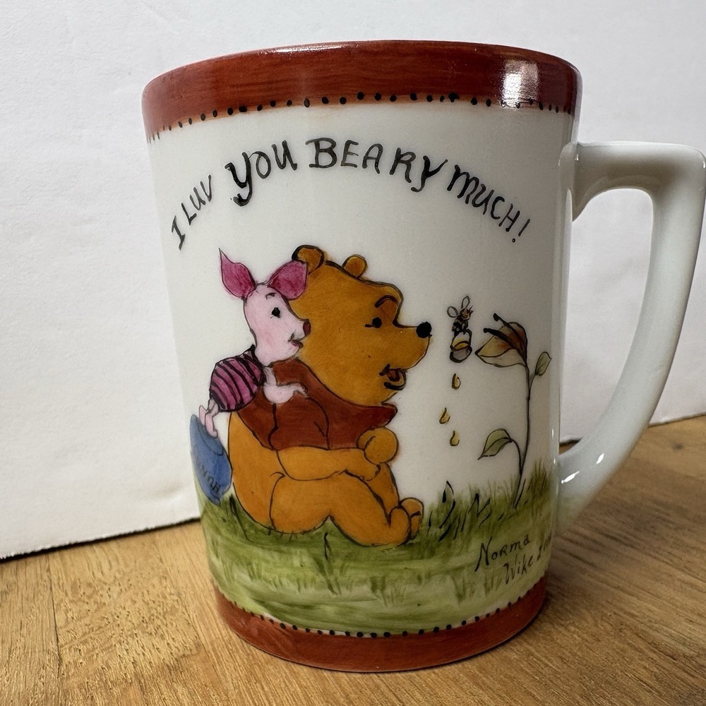 Winnie The Pooh  I Love You Beary Much Disney Norma Wike‎ 2004 Hand Painted Cup - Picture 7 of 10